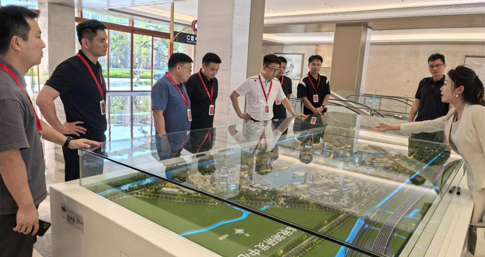 【精准招商 蓄势赋能】前湾集团主要领导率队赴外开展招商引资活动